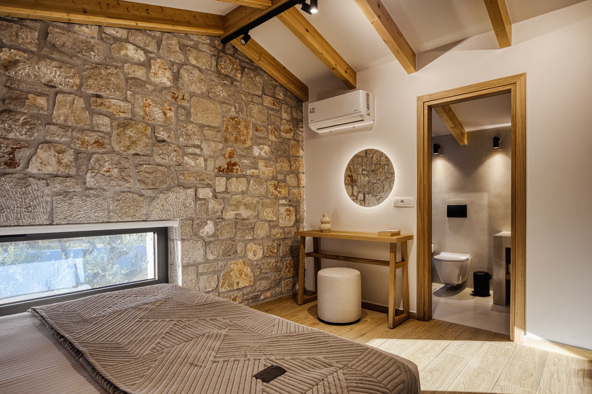 Revello Villa 2 beamed bedroom with en-suite bathroom