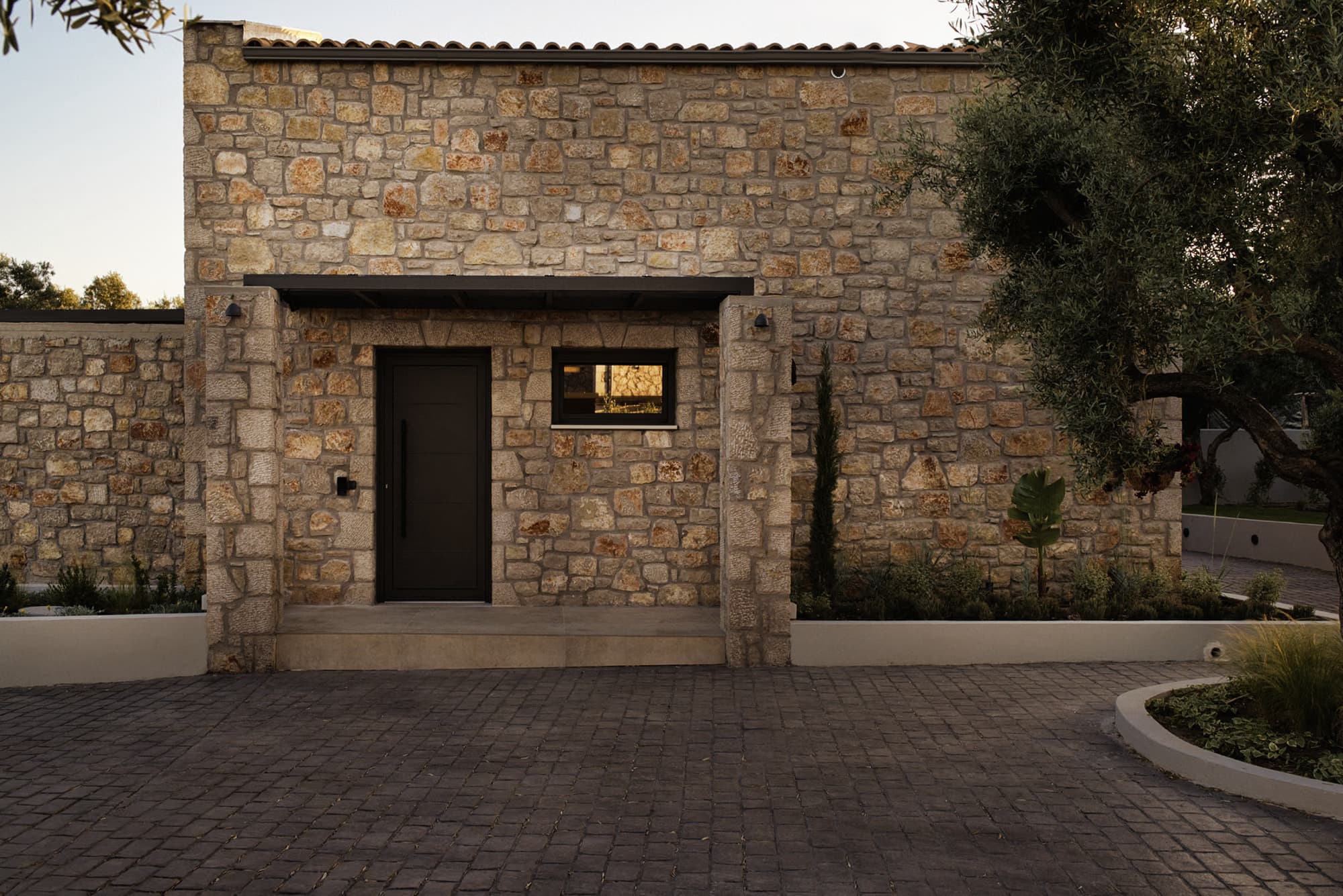 Revello Villa 2 stone entrance courtyard