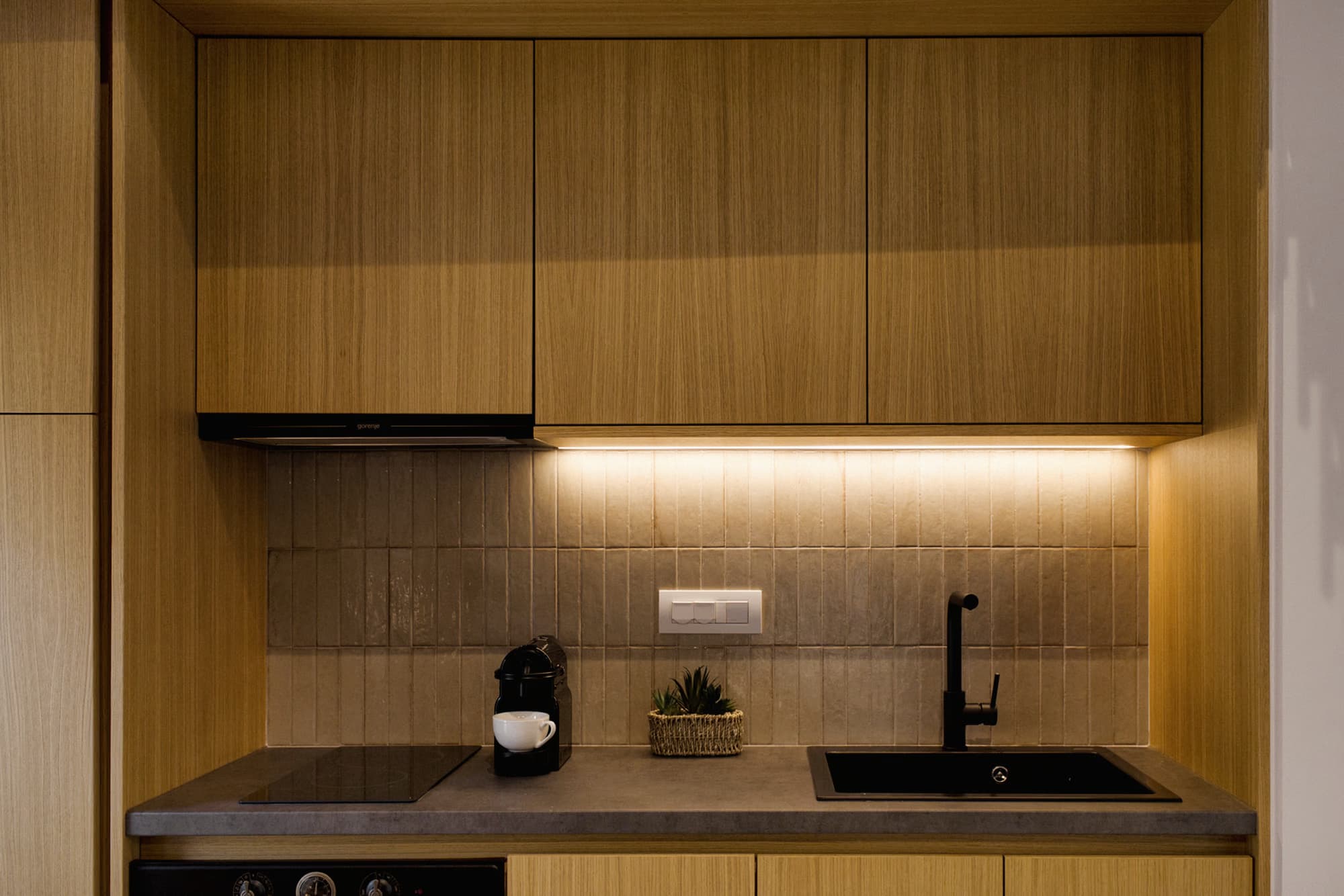 Revello Villa 4 kitchen with concrete worktop